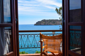 Отель The Island sea view apartment  Элунда